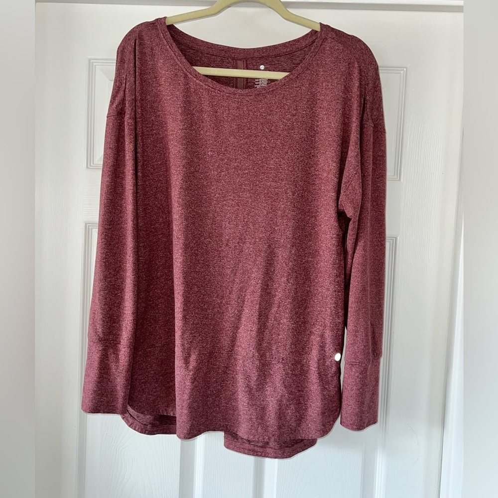 Athletic long sleeve Apana shirt